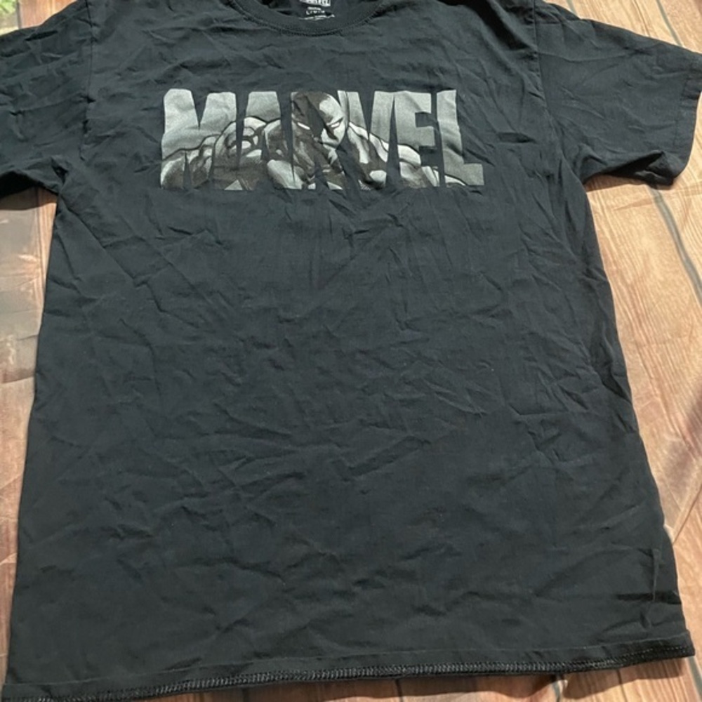Marvel Black Graphic Tee - Women's Short Sleeve
